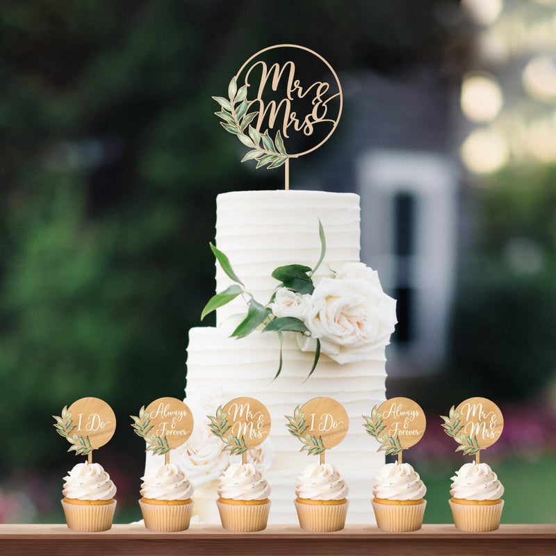 قطعة علوية للكيك من Party to Be Mr & Mrs و12 قطعة من أغطية كب كيك الزفاف باللون الأخضر في الخشب - Image 1